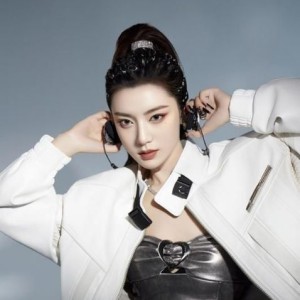 柒月资料,柒月最新歌曲,柒月MV视频,柒月音乐专辑,柒月好听的歌